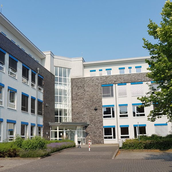 Eingang des Bildungsinstituts Münster
